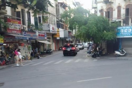 Cuộc sống Hà Nội mang lại bình yên trong tâm hồn nữ du khách nước ngoài