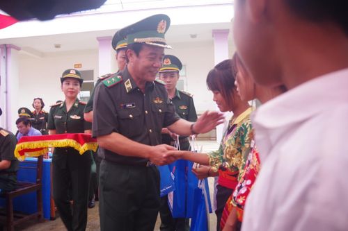Lắng đọng tình cảm sâu sắc trong lòng nhân dân nơi biên giới