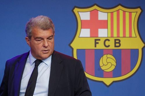 Barcelona dính cáo buộc 'mua trọng tài'
