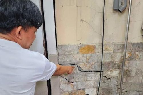 Cận cảnh nhà nứt toác, sụt lún ở TP Thủ Đức khiến người dân thấp thỏm lo âu