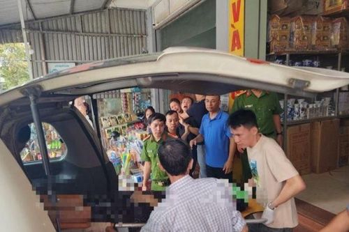 Chồng siết cổ vợ dẫn đến tử vong