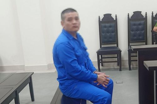 Tiếp tục 'nhập trại' vì mua bán hàng cấm