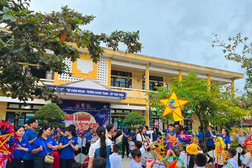 Chi đoàn TAND tỉnh TT-Huế tổ chức chương trình 'Ánh trăng vùng cao năm 2023'