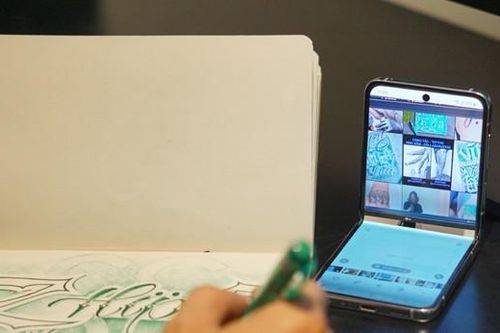 Gen Z 'nghĩ ngược, làm được' cùng Galaxy Z5 Series