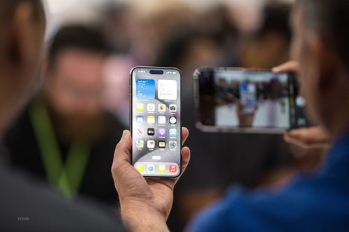 Hàng nghìn người dùng iPhone 15 phàn nàn về tình trạng quá nhiệt