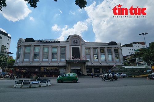'Kỳ lạ' chợ trung tâm Hà Nội chỉ thấy người bán, không thấy người mua
