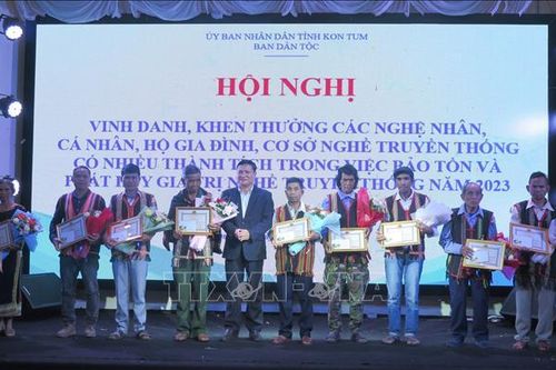 Vinh danh các nghệ nhân bảo tồn và phát huy nghề truyền thống