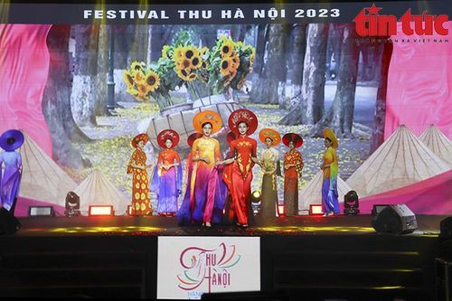Khai mạc Festival Lễ hội Thu Hà Nội với chủ đề 'Thu Hà Nội - Đến để yêu'