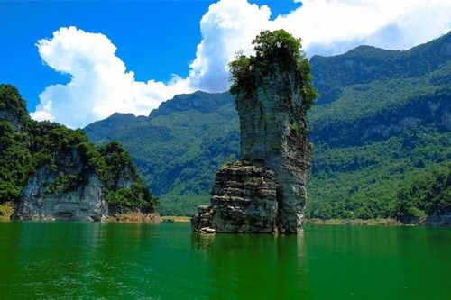 Ngẩn ngơ danh thắng xứ Tuyên