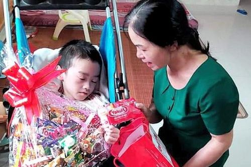 Phụ nữ Gia Lai mang Trung thu yêu thương đến với trẻ em dân tộc thiểu số, trẻ em có hoàn cảnh khó khăn