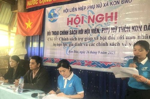Hội LHPN xã Kon Đào (Đăk Tô, Kon Tum) đối thoại chính sách với hội viên, phụ nữ