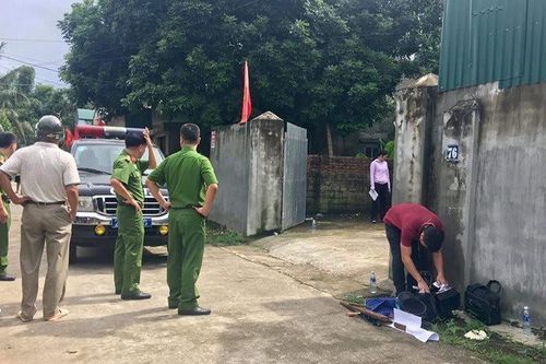 Có án Gây rối, nay lại uống rượu cầm dao chém người