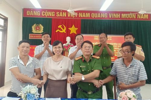 Ia Pa ký cam kết về bảo đảm an toàn giao thông với các đơn vị vận tải