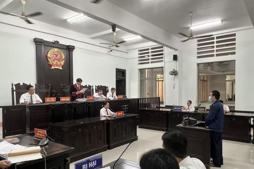 Trả hồ sơ vụ tham ô tài sản công ty