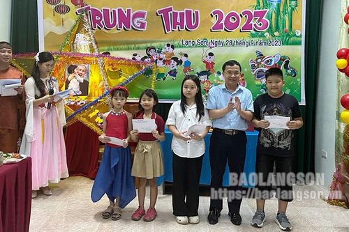 Công đoàn cơ sở Báo Lạng Sơn tổ chức chương trình vui tết Trung thu 2023