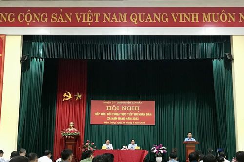 Văn Bàn: Tiếp xúc đối thoại trực tiếp với Nhân dân xã Nậm Dạng