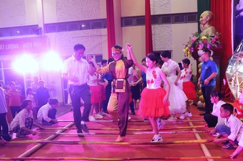 'Đêm hội trăng rằm' tại xã Cốc Mỳ