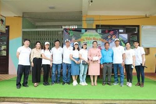 Trung thu ấm áp cho học sinh Trường Tiểu học Nhâm