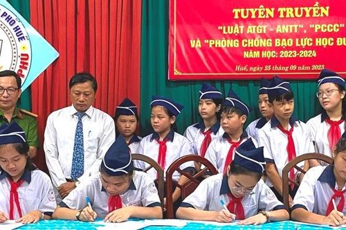 Tăng cường giáo dục pháp luật, đạo đức, lối sống cho học sinh
