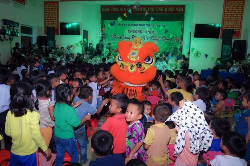 Mang yêu thương đến vùng biên A Lưới