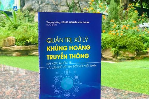 Ra mắt sách của nguyên Thứ trưởng Nguyễn Văn Thành