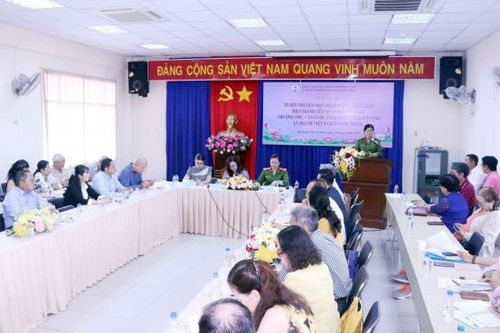 Tuyên truyền quy định đăng ký thường trú và làm CCCD cho người Việt Nam ở nước ngoài