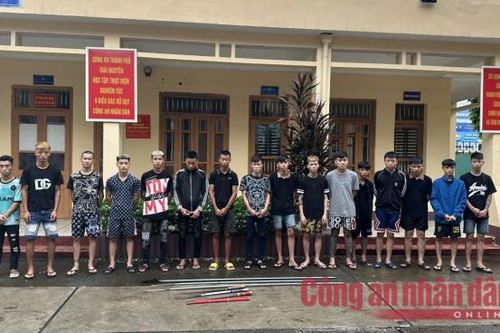 Khống chế hai nhóm 'tội phạm đường phố' hẹn nhau hỗn chiến trong đêm