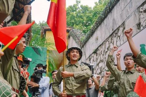 'Sông Hồng cuộn sóng' kỷ niệm 69 năm Giải phóng Thủ đô