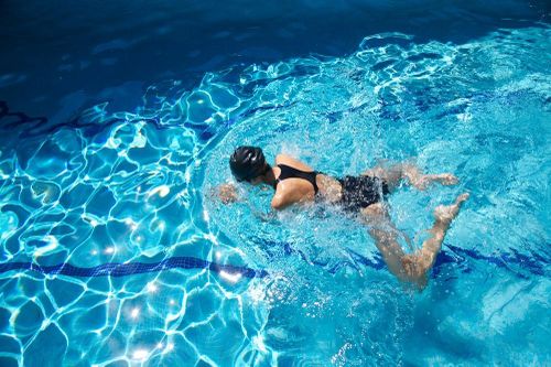 Bơi lội có giúp tăng chiều cao không, cách bơi nào tốt nhất?