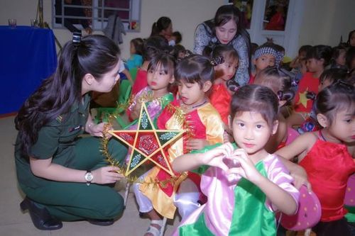 Đêm hội trăng Rằm yêu thương nơi vùng biên A Lưới