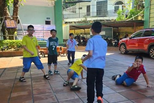 Nhân viên y tế học đường ở Quảng Ninh: Nơi có, chốn không