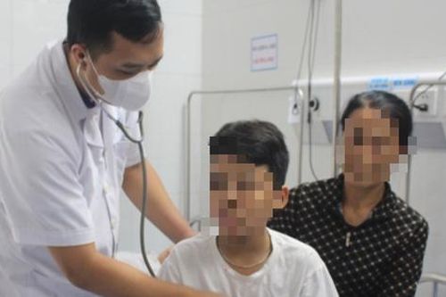 Liên hoan Tết Trung thu, 28 học sinh lớp 4 có biểu hiện ngộ độc thực phẩm