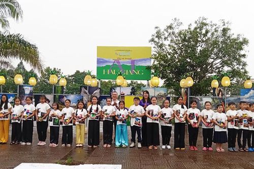 Trao giải cuộc thi vẽ tranh công nghệ AI - Hậu Giang của em