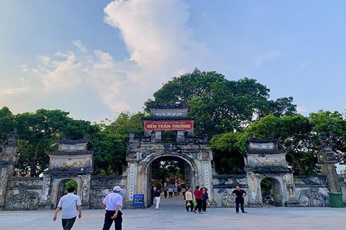 Khai mạc Lễ hội truyền thống Đền Trần Thương năm 2023