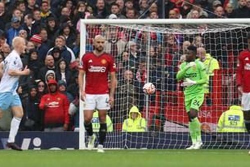 Thua Crystal Palace, MU tụt xuống vị trí thứ 10 trên bảng xếp hạng Premier League