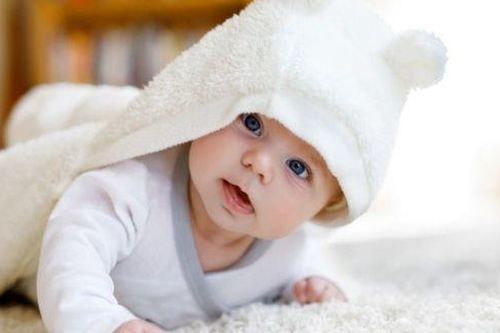 Trong thời hạn 60 ngày kể từ ngày sinh con, cha, mẹ, ông, bà hoặc người thân thích có trách nhiệm đăng ký khai sinh