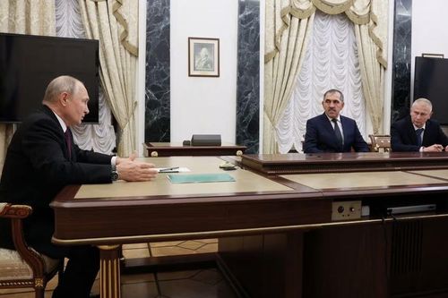 Tổng thống Putin ký sắc lệnh về nghĩa vụ quân sự mùa thu, thảo luận với cựu chỉ huy Wagner