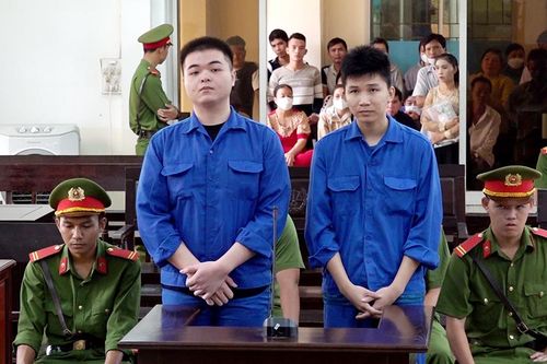 Chém chết người chạy xe nẹt pô, hai thanh niên lĩnh 36 năm tù