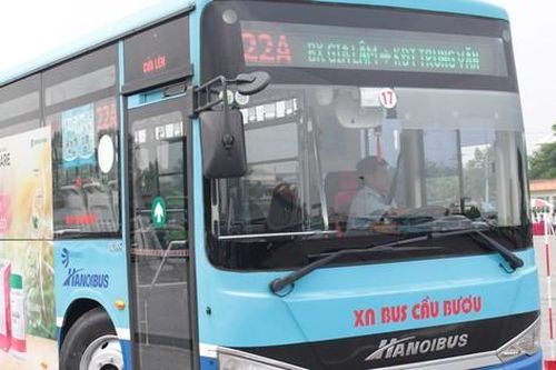 Tài xế buýt Hà Nội điêu luyện tranh tài tay lái xe giỏi