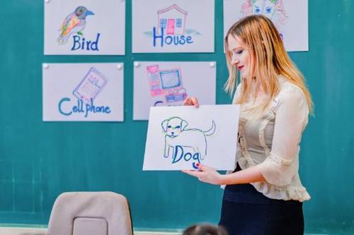 Các nước đầu tư nhiều nhất cho tiếng Anh, trẻ được 'tắm' ngôn ngữ từ bé