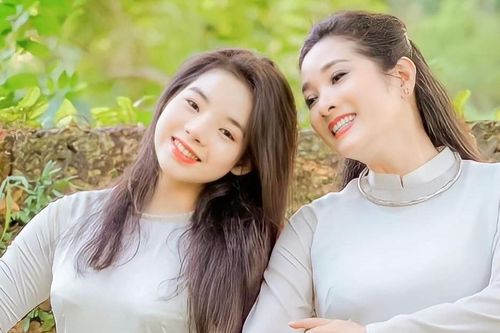 Con gái Thanh Thanh Hiền bất ngờ rút khỏi cuộc thi mẹ làm giám khảo