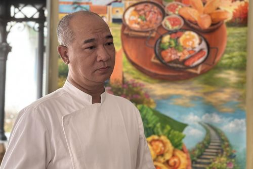 Vua đầu bếp Phạm Tuấn Hải tiết lộ gia vị đặc biệt trong món hàu nướng nổi danh