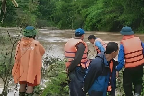 Đã tìm thấy 2 thi thể bị lũ cuốn trôi tại Thanh Hóa