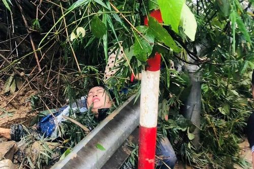 2 cô giáo vùng cao kể lại giây phút bị đất đá vùi lấp trên đường đi dạy về