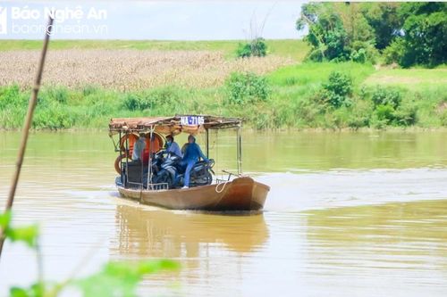 Giao cho người không đủ điều kiện điều khiển phương tiện giao thông đường thủy bị xử lý như thế nào?