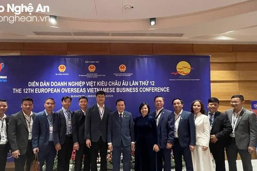 Đoàn công tác tỉnh Nghệ An tham dự Diễn đàn Doanh nghiệp Việt kiều châu Âu lần thứ 12