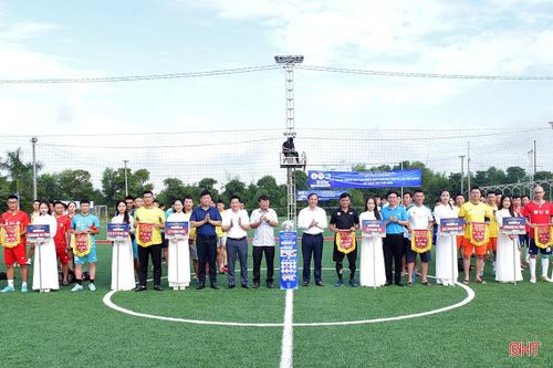 Khởi tranh Giải Bóng đá Doanh nghiệp - Doanh nhân Hà Tĩnh 2023