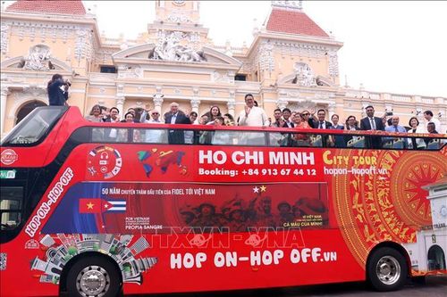 Tuyên truyền cổ động về tình đoàn kết hữu nghị Việt Nam - Cuba