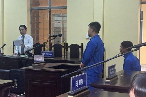 Lý do trả hồ sơ vụ án 'ném ly nước' khiến người đuổi đánh thương tích