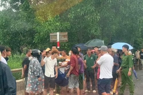 Người dân phát hiện nam thanh niên chết trong tư thế thắt cổ